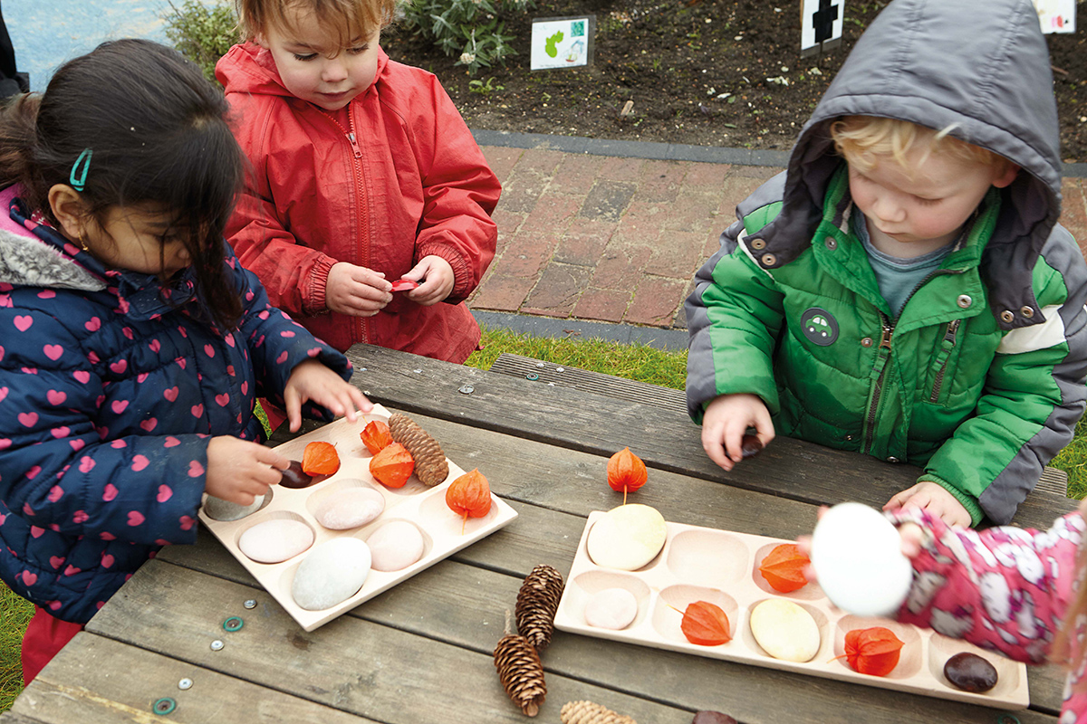 Natural Sorting Tray with 9 sections (3 x 3 array)