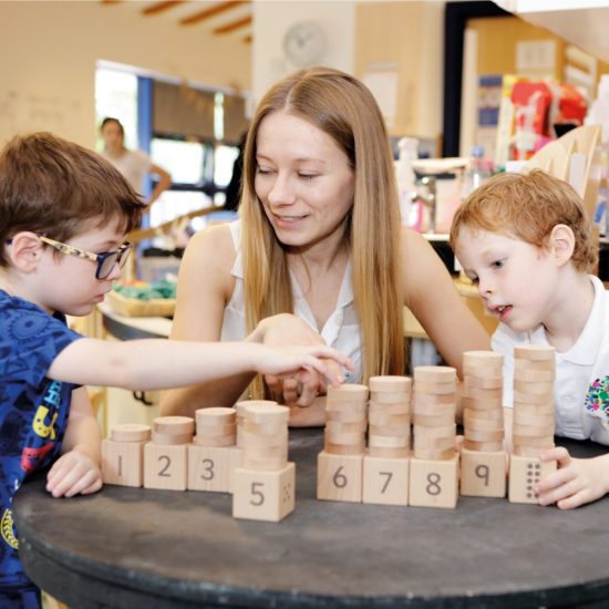 Set of 10 number stackers with 55 wooden rings