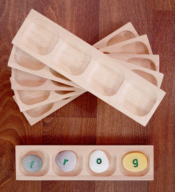 4-Pebble Wordbuilding tray