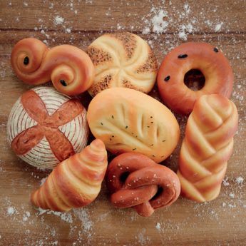 Set of 8 breads made of stone and resin