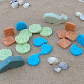 Set of 18 nature-inspired scenery stones for small world play
