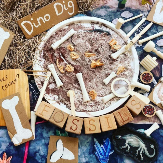 🦖🌿 We’re absolutely loving this Dino Dig setup by @sarah4turner1 — the perfect invitation for little explorers to dig, discover, and imagine! 🦕🍃

This beautifully simple tray is sure to spark curiosity as children excavate dinosaur bones and fossils, uncovering prehistoric treasures hidden in a mix of flour and cocoa powder. A sensory adventure that’s as rich in learning as it is in fun! 🍃🦴

Featuring our @yellow_door_education bones from @little_acornsuk - a perfect combo for hands-on exploration and early mark making.

#letsshareourplay  #simpleplay  #sensoryplay  #messyplay  #playtray  #playideas  #playbasedlearning  #earlyyearsideas  #yellowdooreducation  #dinosaurplay  #invitationtoplay